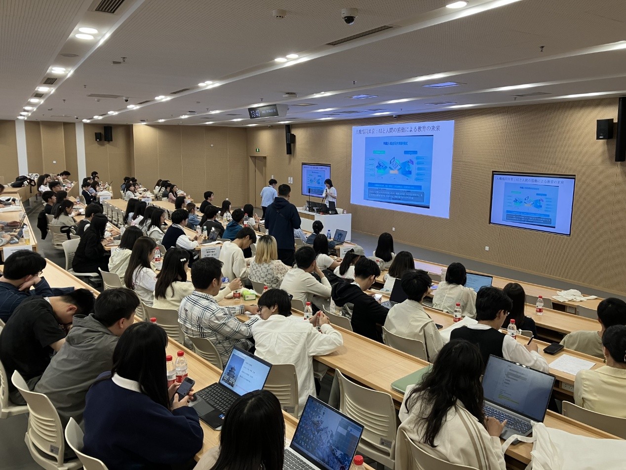 5月11日，第七届"日中未来创发论坛"小组发表在中国人民大学通州校区举行。
