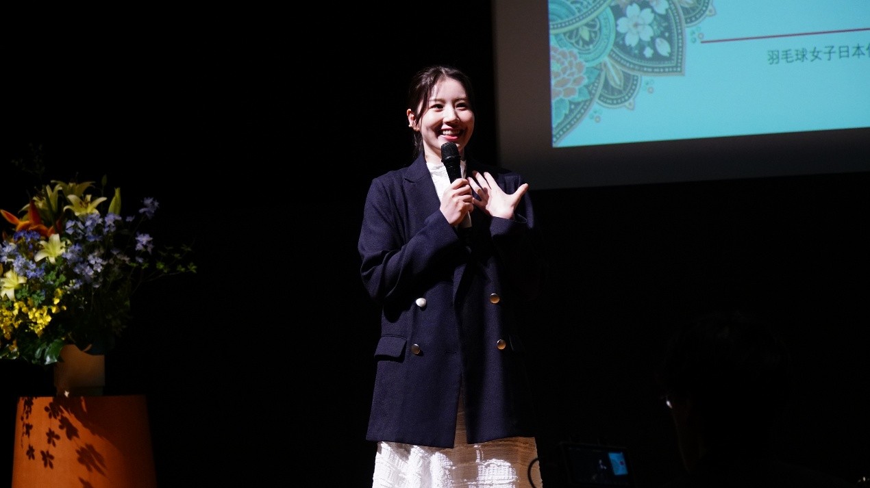 日本羽毛球运动员志田千阳分享比赛趣事。