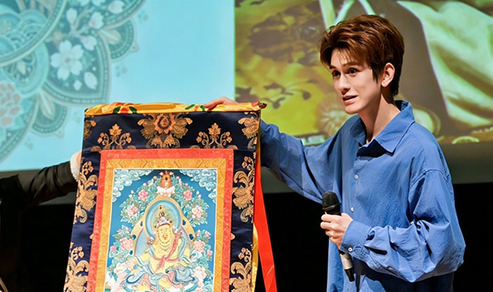 笹川日中友好基金会邀请中国男演员与日本大学生开展交流